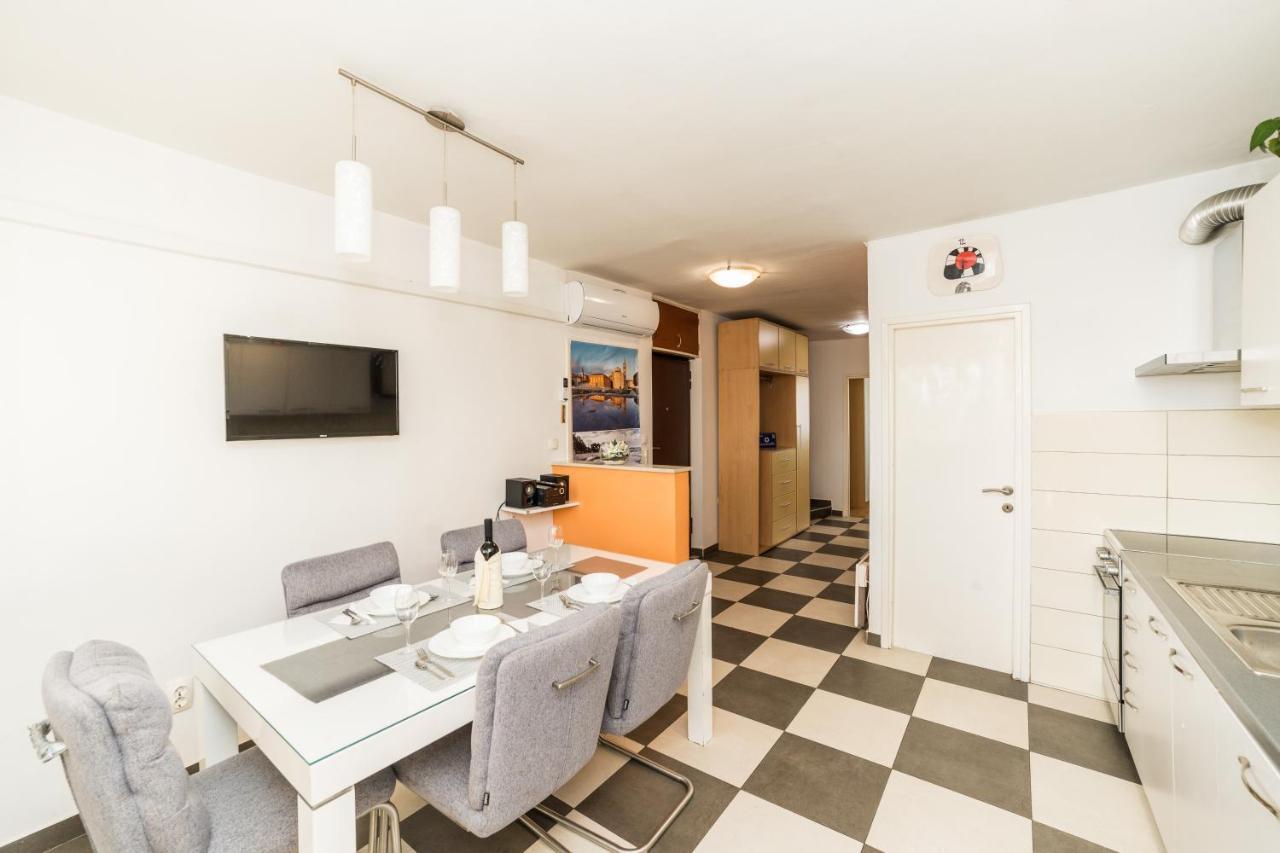 Apartment Mihaela Zara Esterno foto