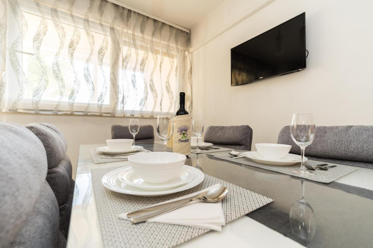 Apartment Mihaela Zara Esterno foto