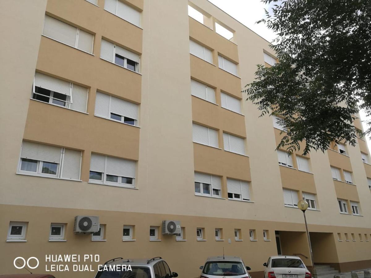 Apartment Mihaela Zara Esterno foto