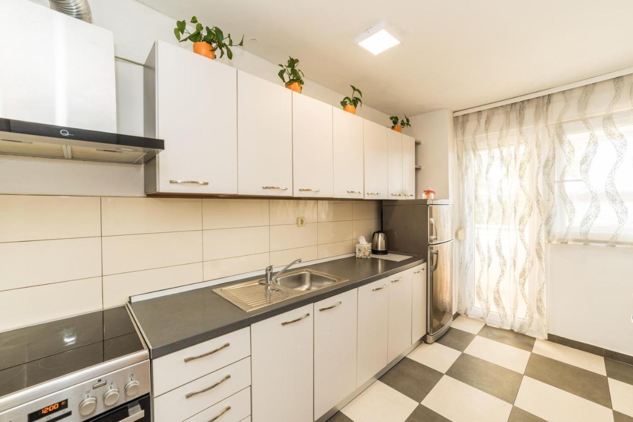 Apartment Mihaela Zara Esterno foto